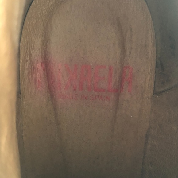 Genuine leather ankle booties - Picture 2 of 2